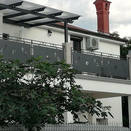 Apartmani Roberta Jurdani Exteriör bild