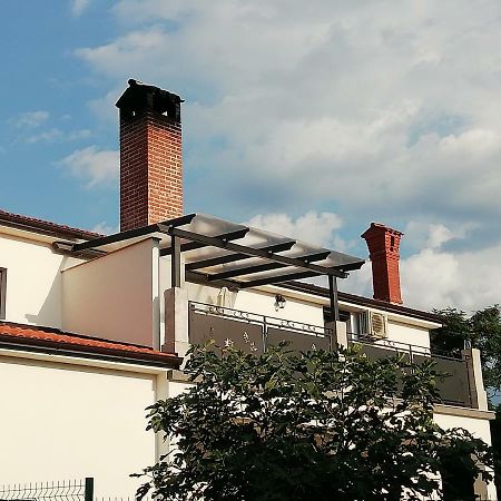 Apartmani Roberta Jurdani Exteriör bild