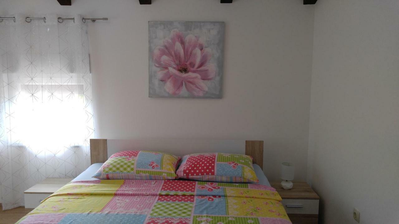 Apartmani Roberta Jurdani Exteriör bild