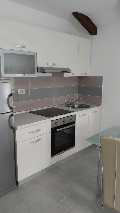 Apartmani Roberta Jurdani Exteriör bild
