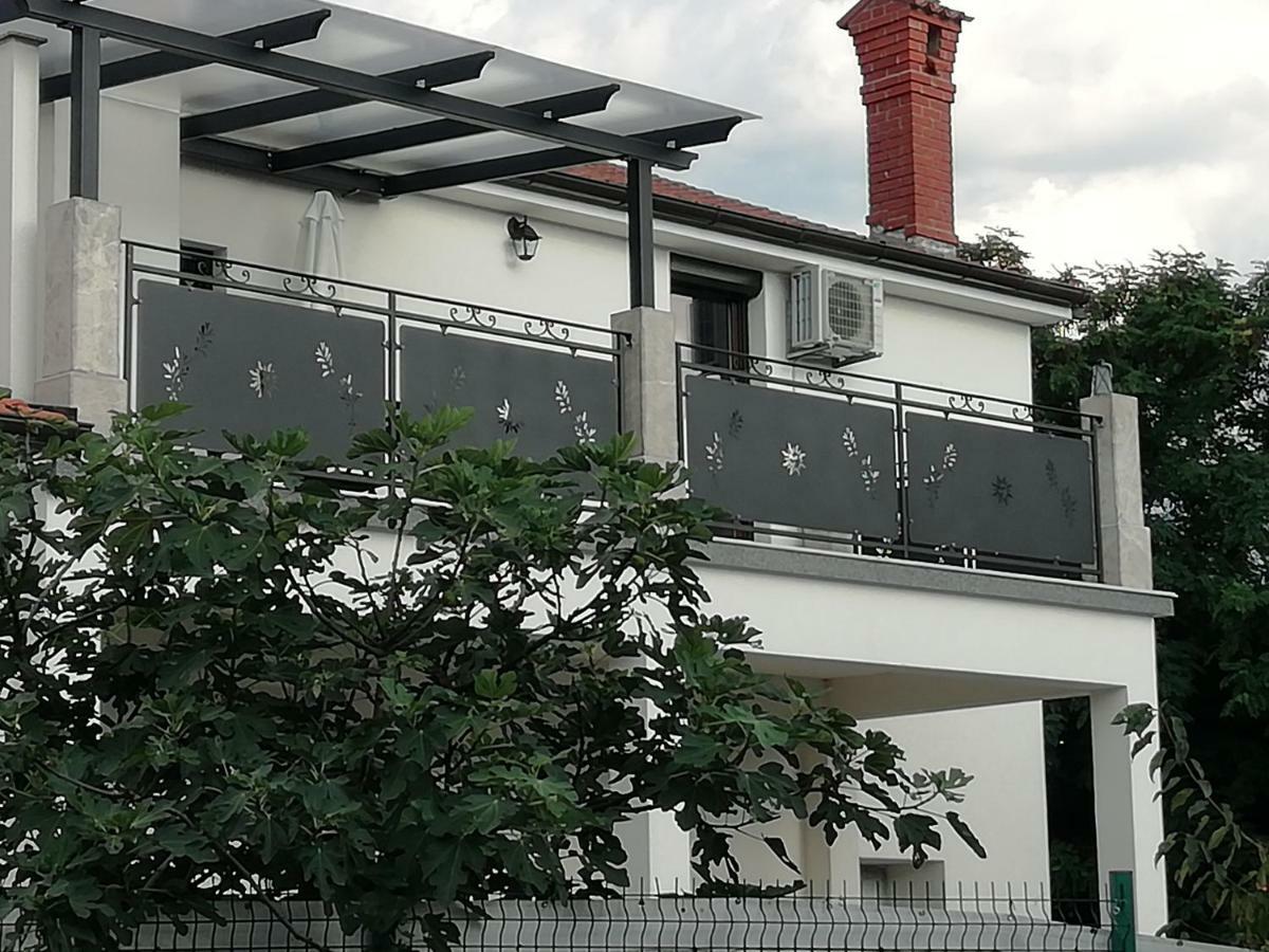 Apartmani Roberta Jurdani Exteriör bild