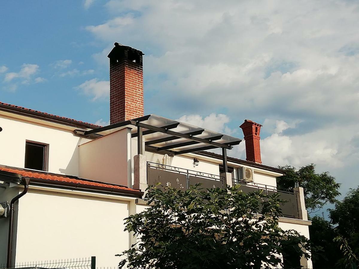 Apartmani Roberta Jurdani Exteriör bild