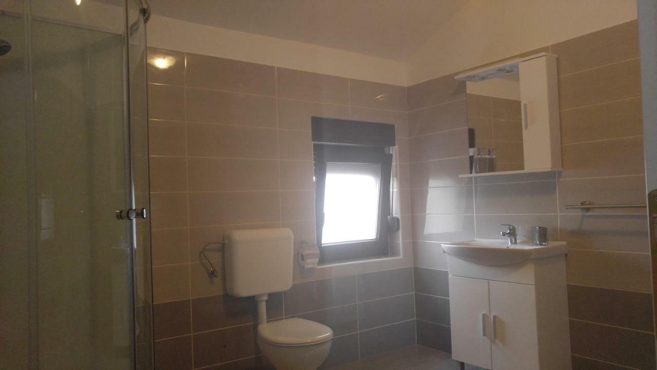 Apartmani Roberta Jurdani Exteriör bild